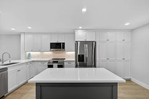 $415,000 | 1030 Us Highway, Unit 105, North Palm Beach, FL 33408