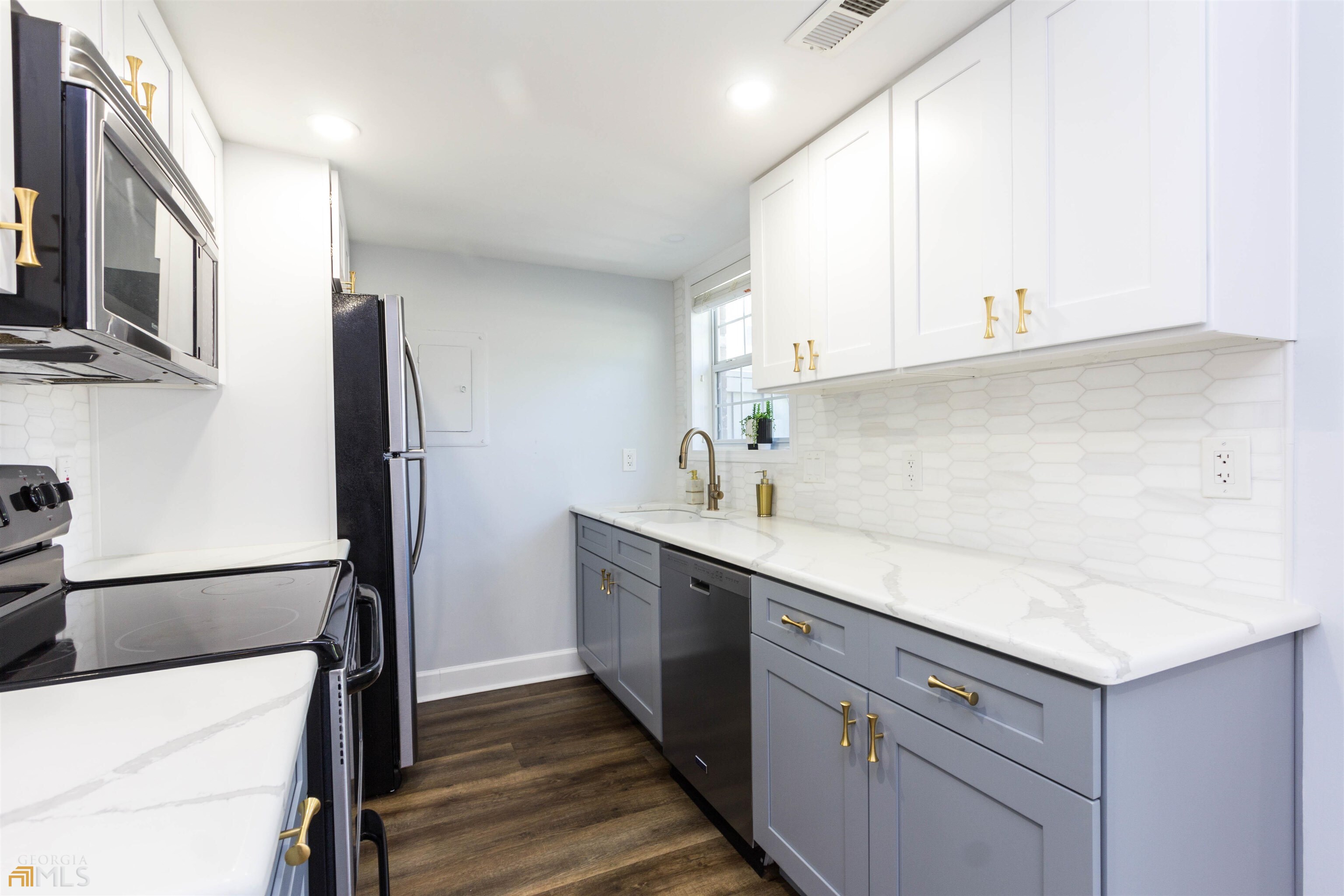 6900 Northeast Roswell Road, Unit F1 Sandy Springs, GA 30328 - Photo 1 of 1 Gallery Image 1