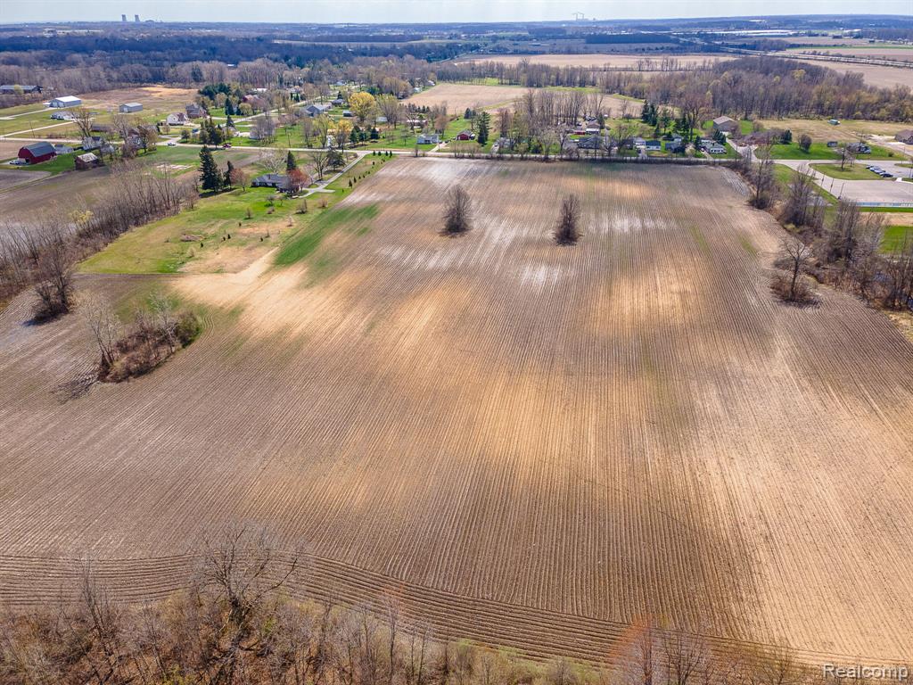 4 Carleton Rockwood Road Carleton, MI 48117 - Photo 14 of 31
