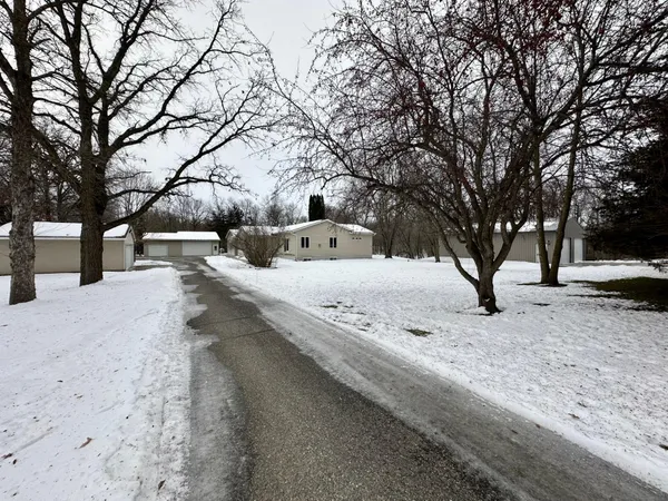 $530,000 | 21151 150th Street, Sauk Centre, MN 56378