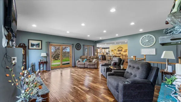 $525,000 | 21151 150th Street, Sauk Centre, MN 56378