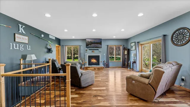 $545,000 | 21151 150th Street, Sauk Centre, MN 56378