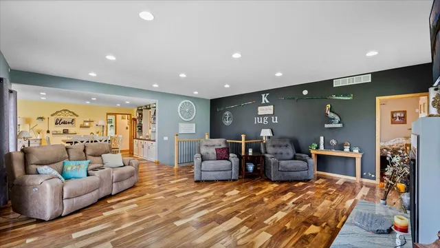 $545,000 | 21151 150th Street, Sauk Centre, MN 56378