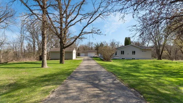$545,000 | 21151 150th Street, Sauk Centre, MN 56378