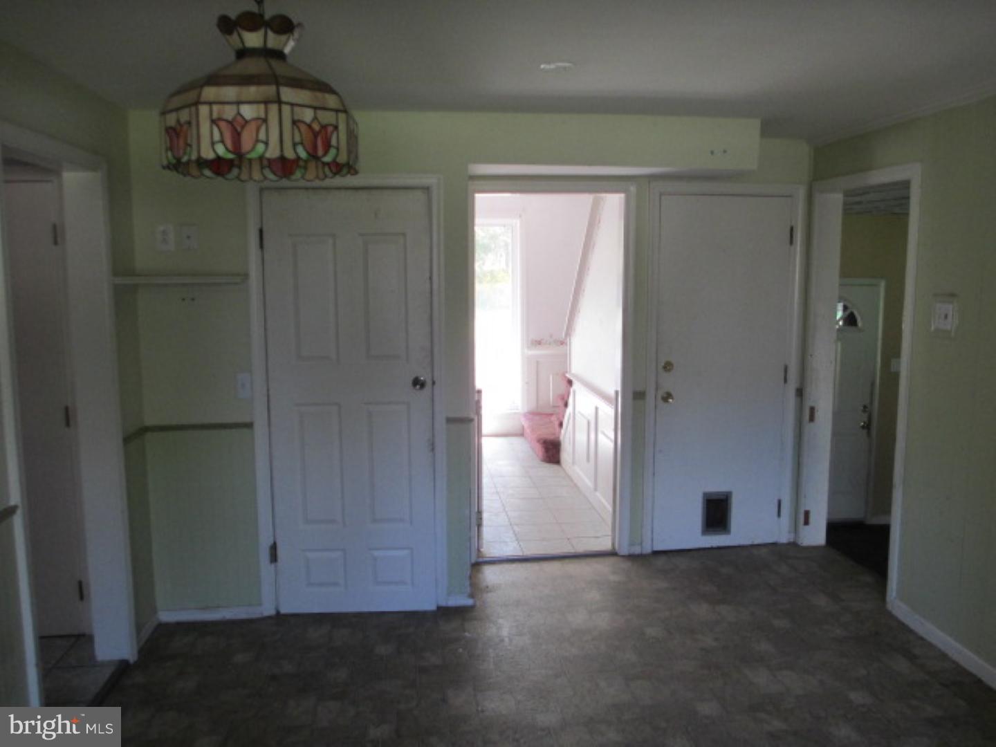 1069 Eagle Road Huntingdon Valley, PA 19006 - Photo 15 of 21 Kitchen