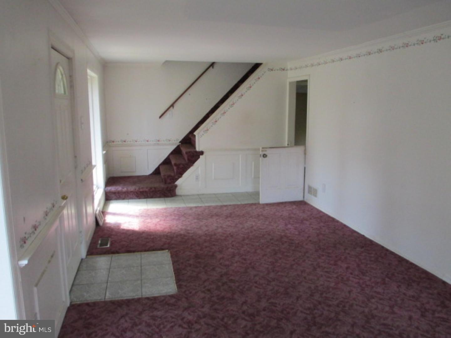 1069 Eagle Road Huntingdon Valley, PA 19006 - Photo 6 of 21 Living Room
