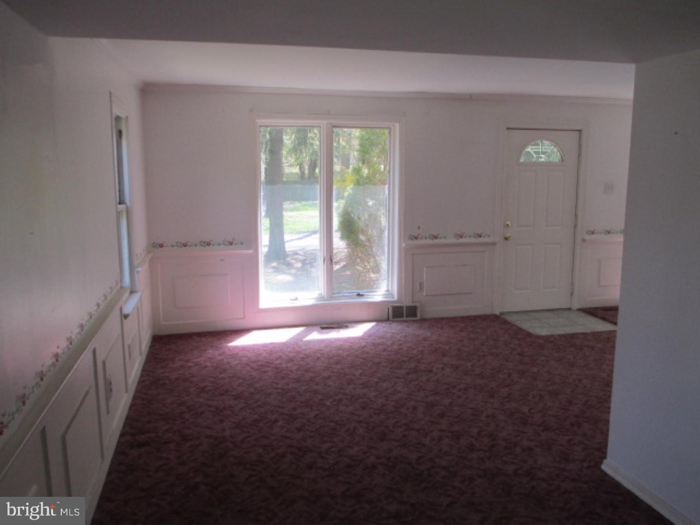 1069 Eagle Road Huntingdon Valley, PA 19006 - Photo 7 of 21 Living Room