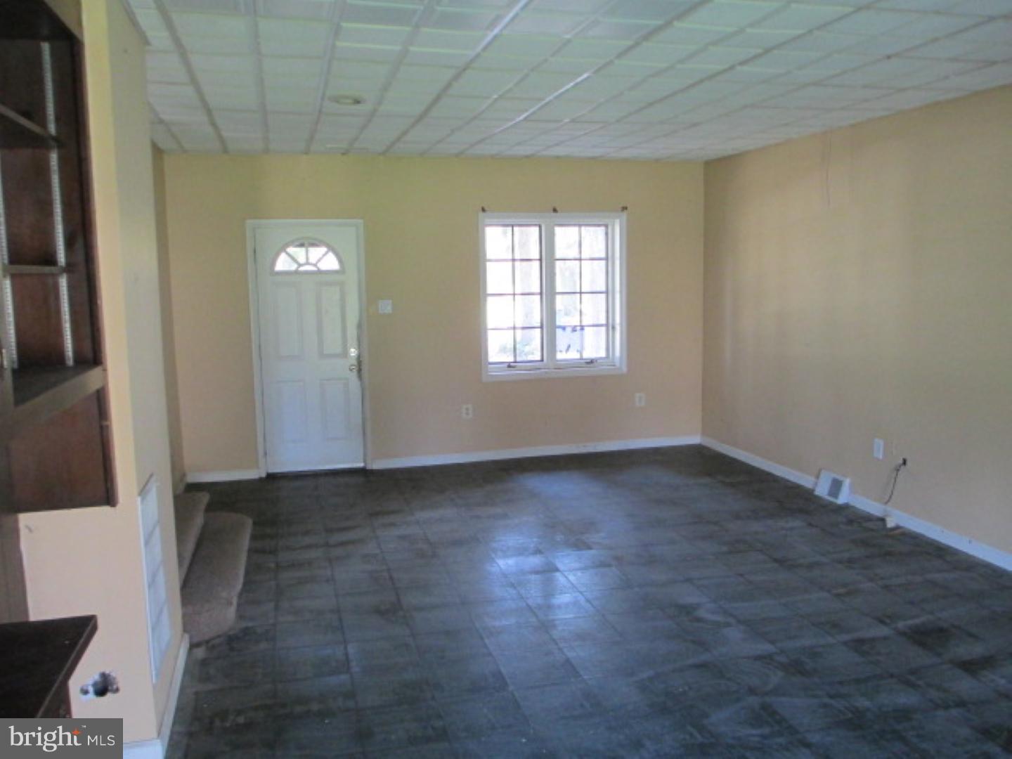 1069 Eagle Road Huntingdon Valley, PA 19006 - Photo 10 of 21 Family Room