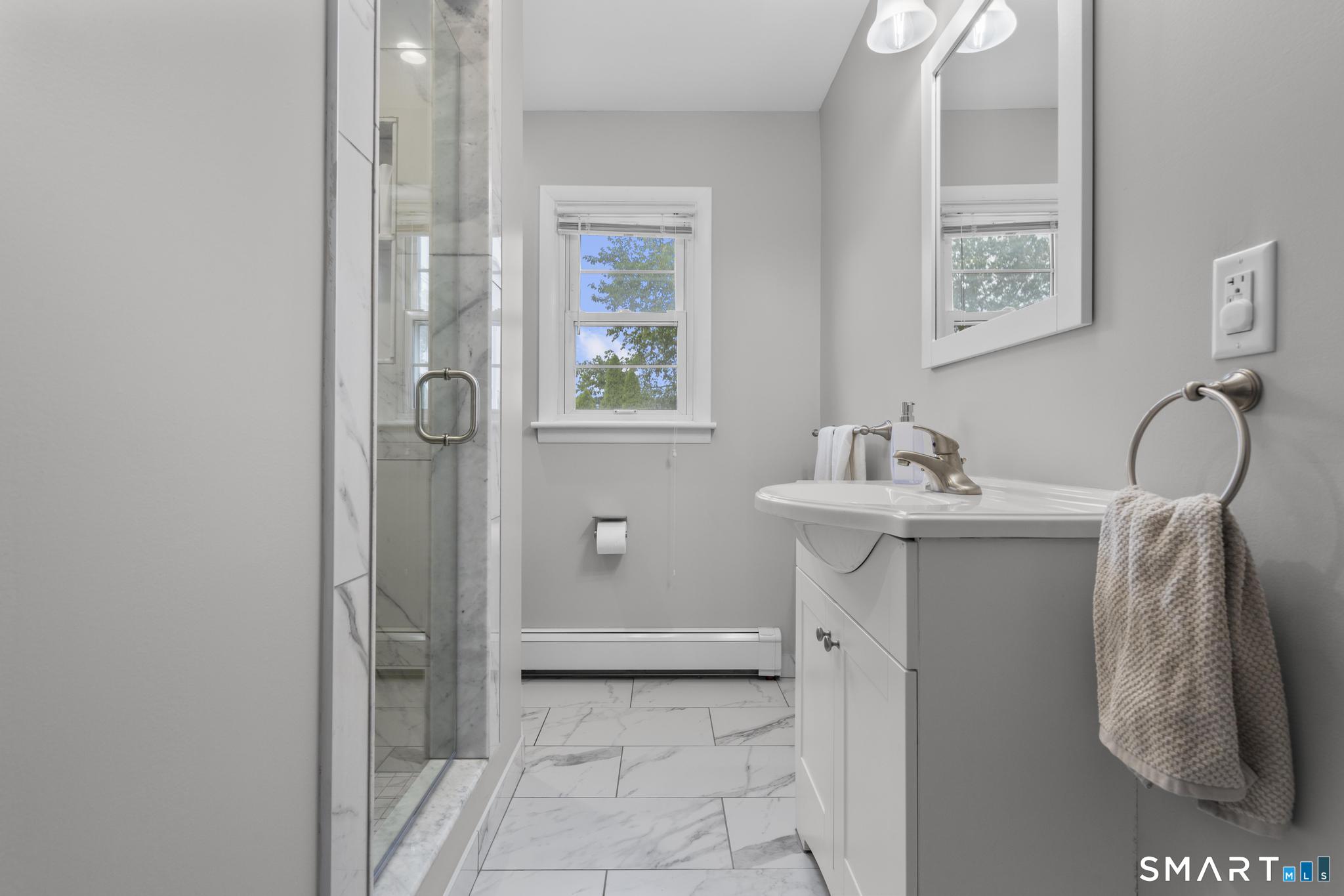 260 Toilsome Place Bridgeport, CT 06604 - Photo 15 of 37 Main level Full Bathroom