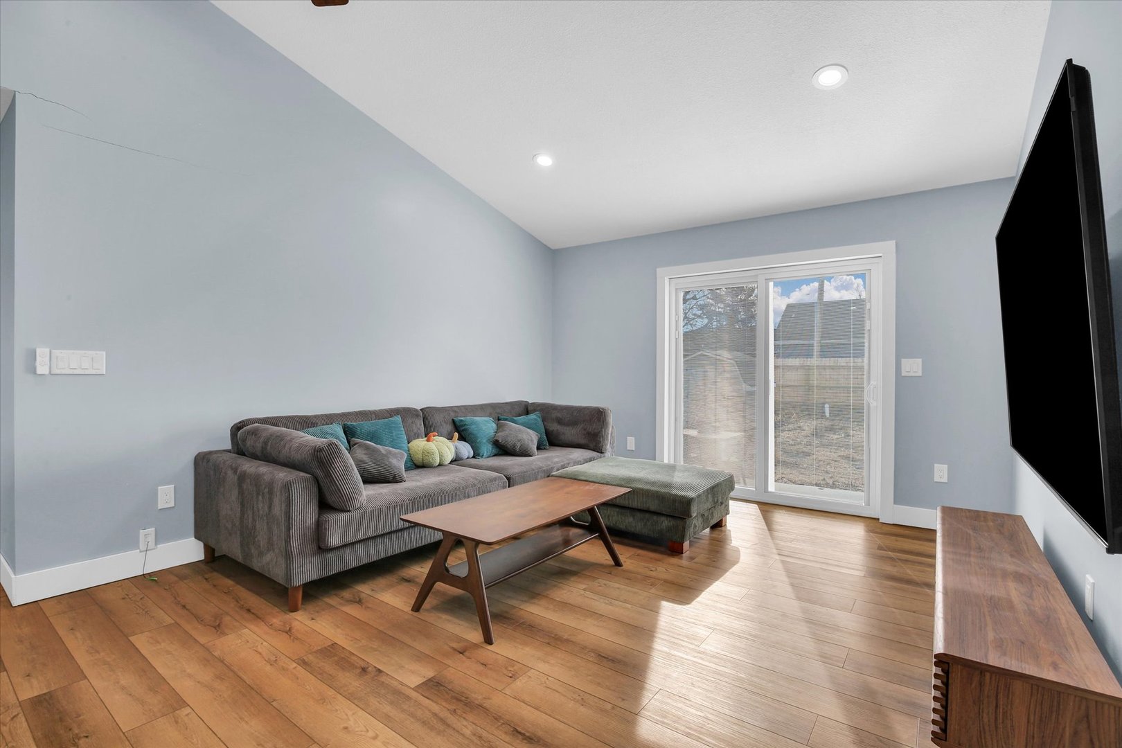 313 East Overton Street Tuscola, IL 61953 - Photo 12 of 27