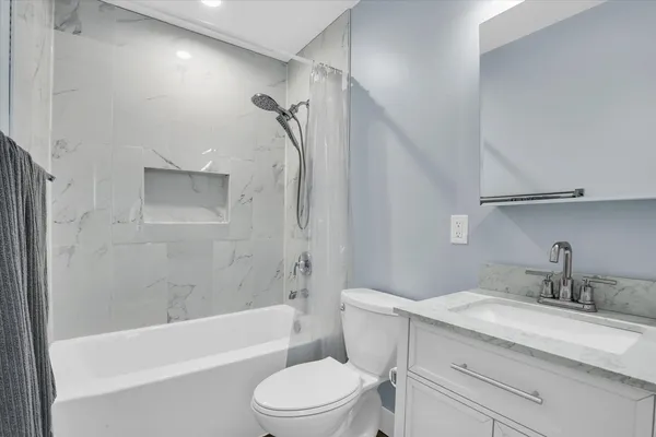 $175,000 | 313 East Overton Street, Tuscola, IL 61953