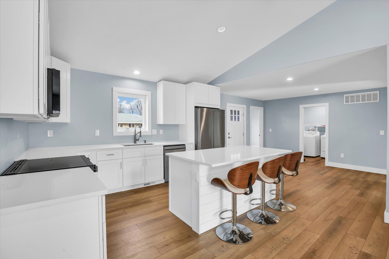 313 East Overton Street Tuscola, IL 61953 - Photo 8 of 27