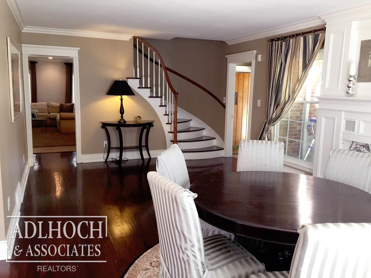 565 Hampton Road Grosse Pointe Woods, MI 48236 - Photo 2 of 37