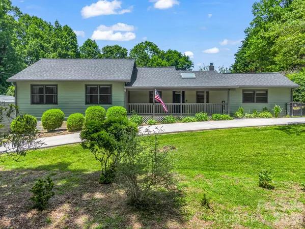 $585,000 | 35 Chastain Hill Road, Mills River, NC 28759
