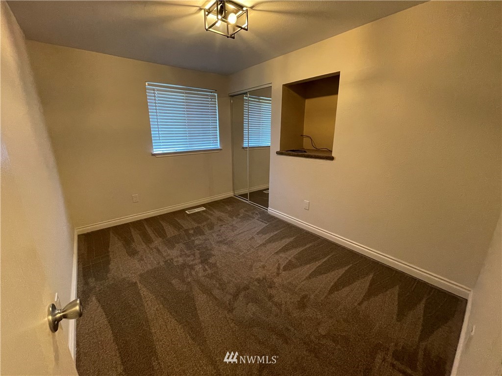 2203 Virginia Court Milton, WA 98354 - Photo 10 of 29