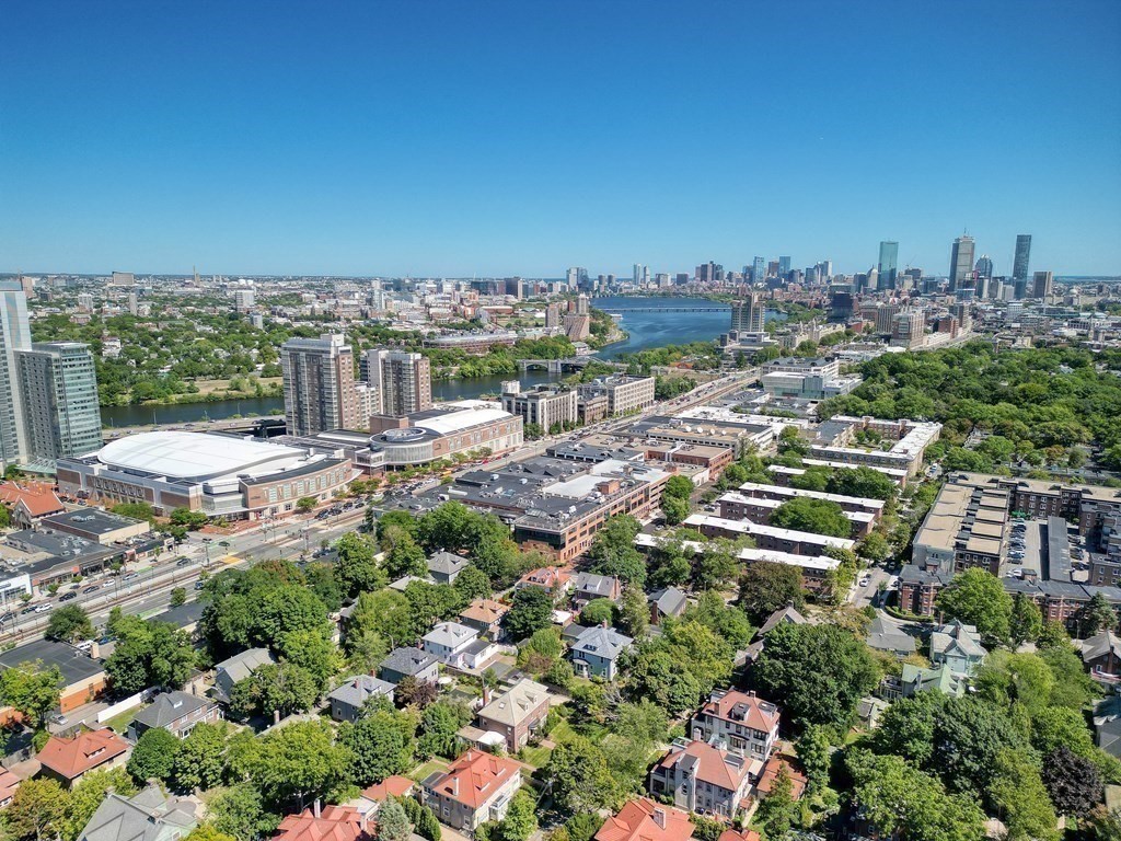 189 Babcock Street, Unit 2 Brookline, MA 02446 - Photo 36 of 39 a picture of city view