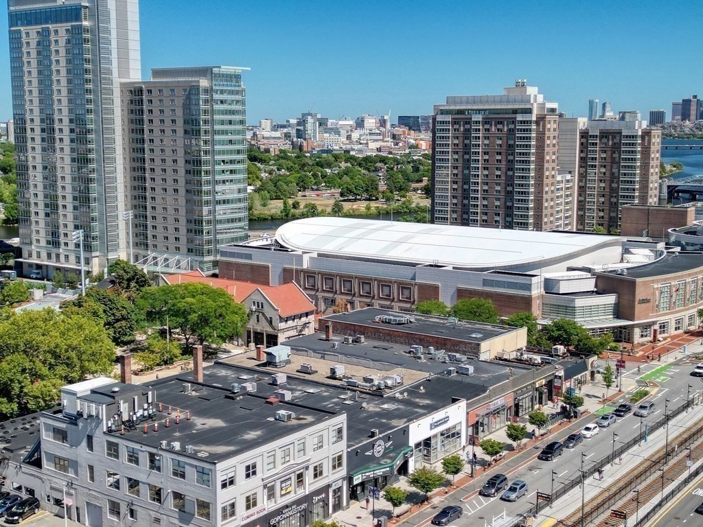 189 Babcock Street, Unit 2 Brookline, MA 02446 - Photo 37 of 39 a view of a city with tall buildings