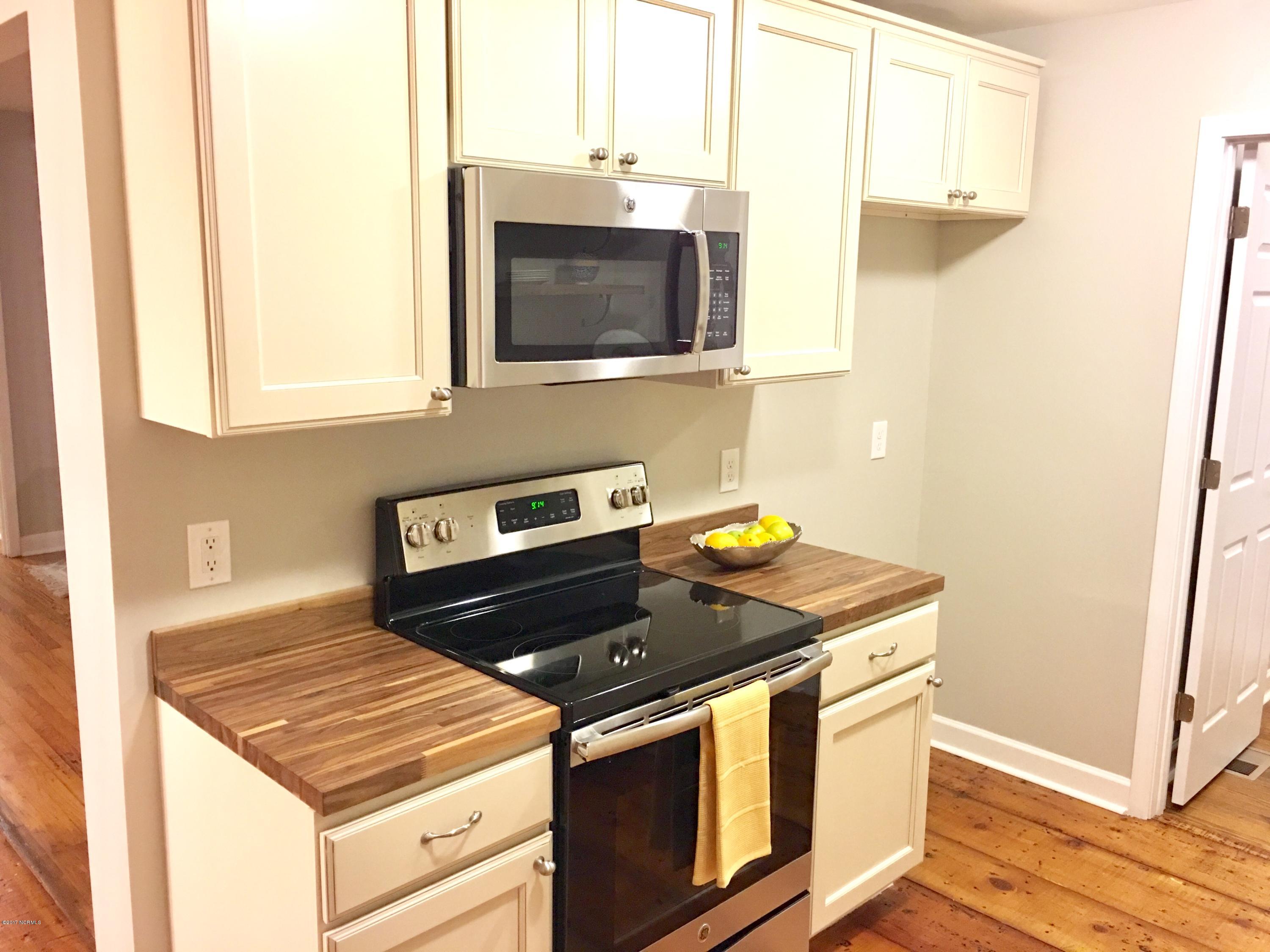 2418 Shirley Road Wilmington, NC 28405 - Photo 6 of 20 FullSizeRender_5