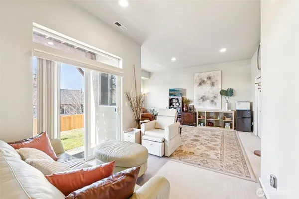 $1,199,999 | 20916 13th Avenue West, Lynnwood, WA 98036