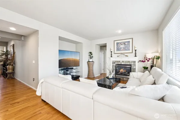 $1,199,999 | 20916 13th Avenue West, Lynnwood, WA 98036