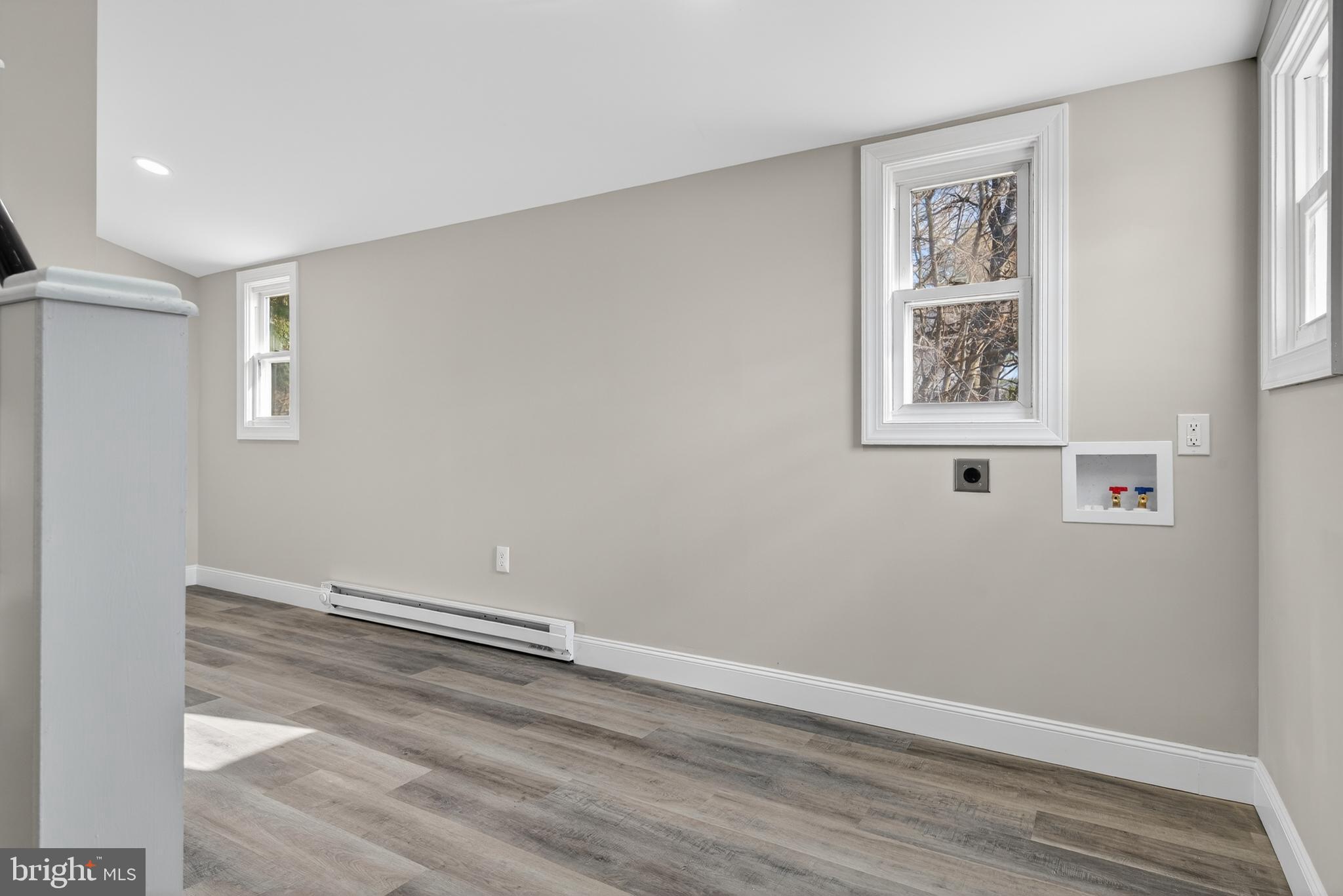 5960 Clover Road Harrisburg, PA 17112 - Photo 25 of 39 a view of room with window and closet