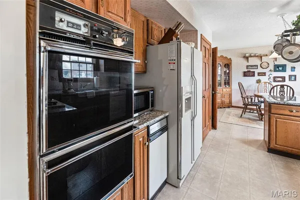 $375,000 | 231 Westglen Drive, Glen Carbon, IL 62034