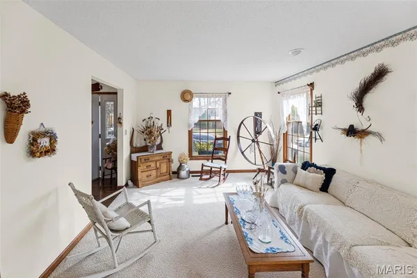 $375,000 | 231 Westglen Drive, Glen Carbon, IL 62034