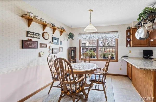 $375,000 | 231 Westglen Drive, Glen Carbon, IL 62034