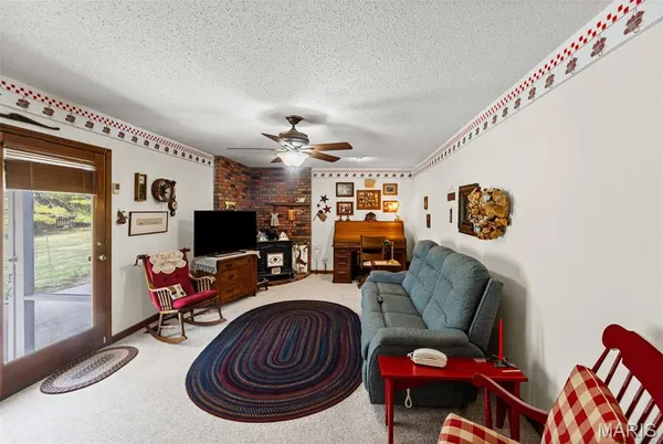 $375,000 | 231 Westglen Drive, Glen Carbon, IL 62034