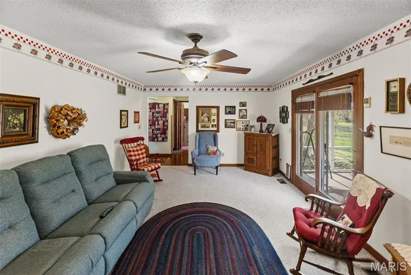 $375,000 | 231 Westglen Drive, Glen Carbon, IL 62034