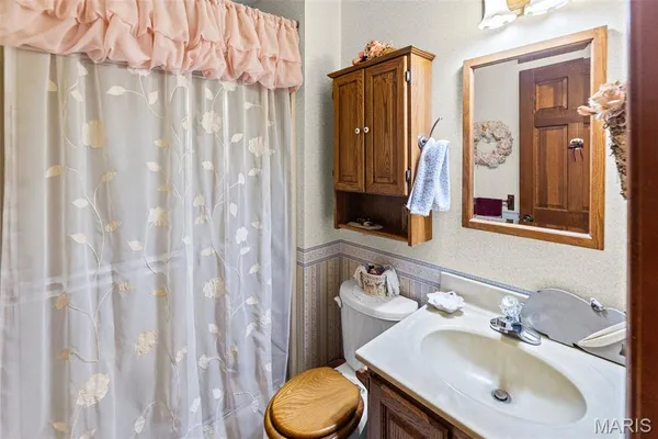 $375,000 | 231 Westglen Drive, Glen Carbon, IL 62034