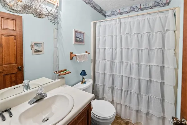 $375,000 | 231 Westglen Drive, Glen Carbon, IL 62034