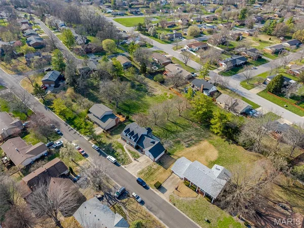$375,000 | 231 Westglen Drive, Glen Carbon, IL 62034