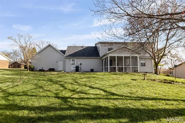 $375,000 | 231 Westglen Drive, Glen Carbon, IL 62034