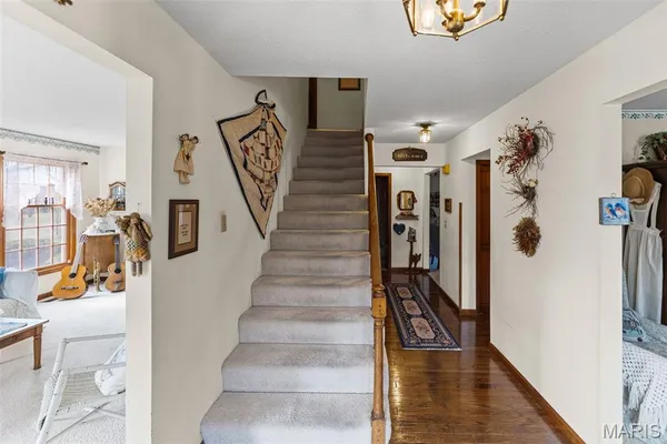 $375,000 | 231 Westglen Drive, Glen Carbon, IL 62034