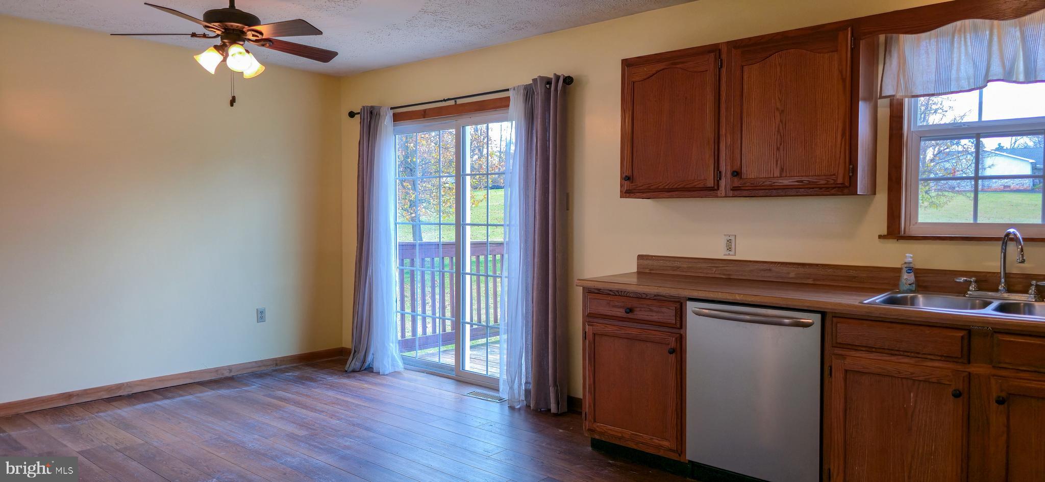 910 East Butter Road York, PA 17406 - Photo 15 of 29 Gallery Image 15