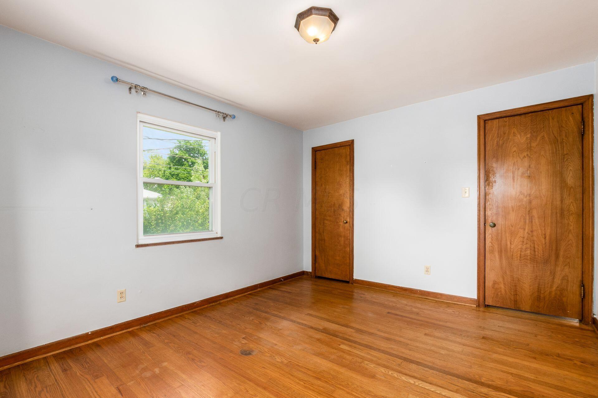 2064 Inchcliff Road Columbus, OH 43221 - Photo 18 of 35 019__h 2064 Inchcliff Rd-1042