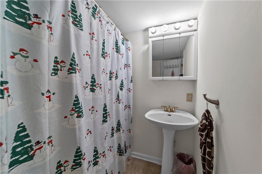 2353 Cooper Road Graham, NC 27253 - Photo 25 of 34 Gallery Image 25
