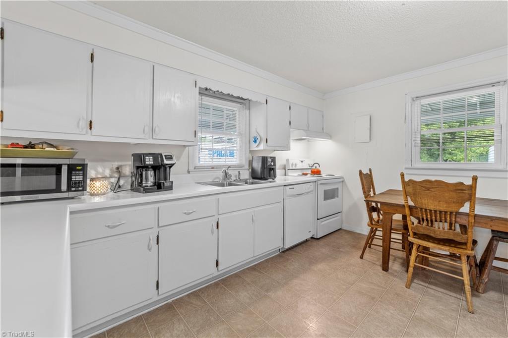 2353 Cooper Road Graham, NC 27253 - Photo 27 of 34 Gallery Image 27