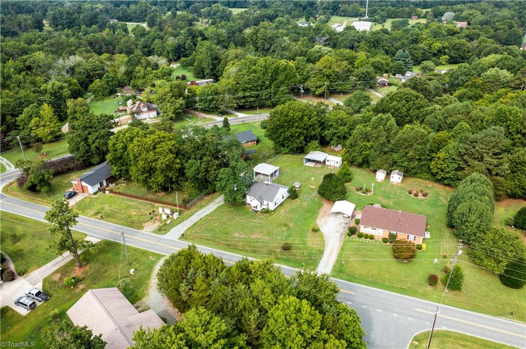 2353 Cooper Road Graham, NC 27253 - Photo 10 of 34 Gallery Image 10