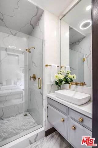 $9,500 | 9234 Kinglet Drive, Los Angeles, CA 90069