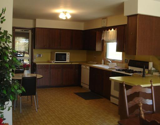 3 Barter Point Road Tenants Harbor, ME 04860 - Photo 5 of 13 Kitchen.