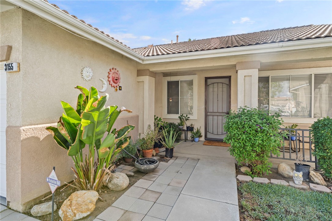 3155 Shipley Place Hemet, CA 92545 - Photo 3 of 26 a view of the entryway of the house