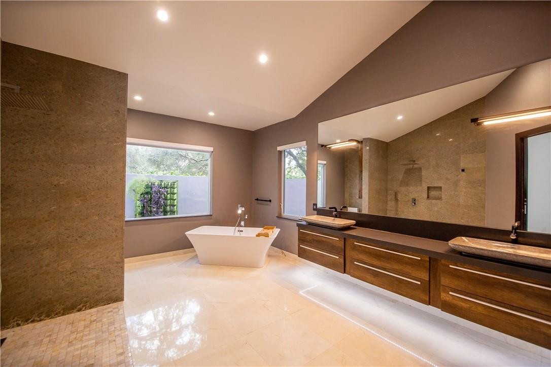 2725 Hackney Road Weston, FL 33331 - Photo 12 of 57 Photo 12