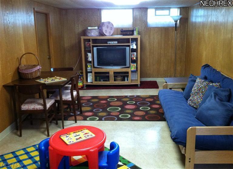 4844 Westbourne Road Cleveland, OH 44124 - Photo 22 of 25 Gallery Image 22