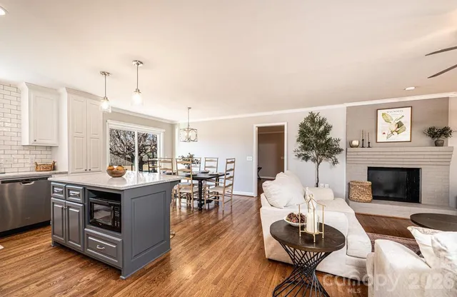 $789,900 | 3020 Pooveys Chapel Church Road, Hudson, NC 28638