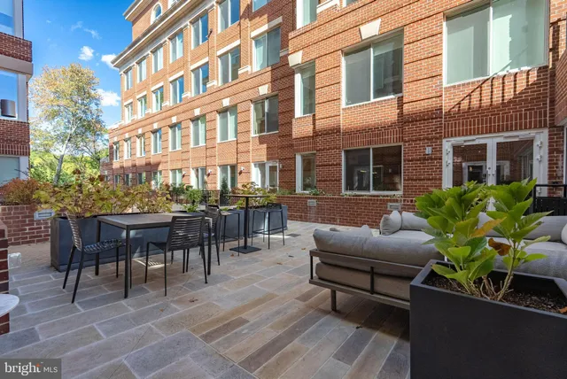 a close up view of a washer and dryer