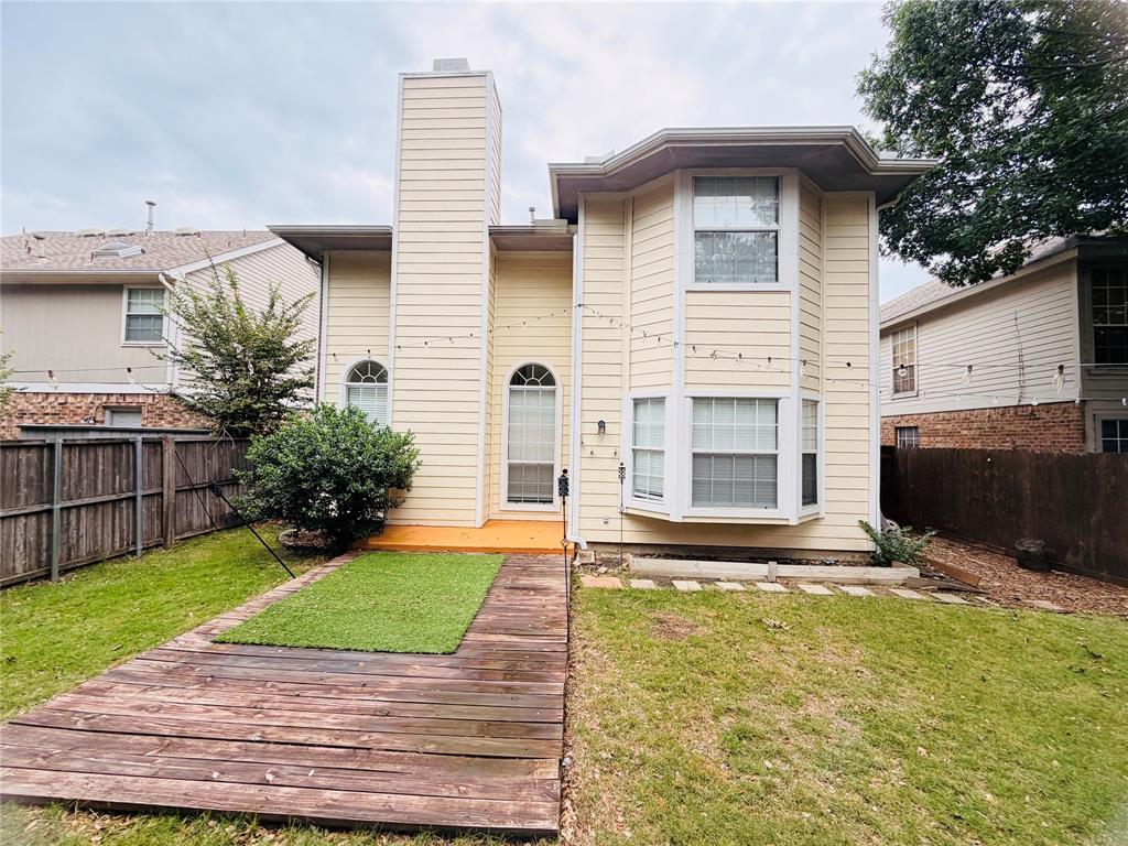 434 Moonlight Way Irving, TX 75063 - Photo 27 of 29 a view of outdoor space yard and front view of house