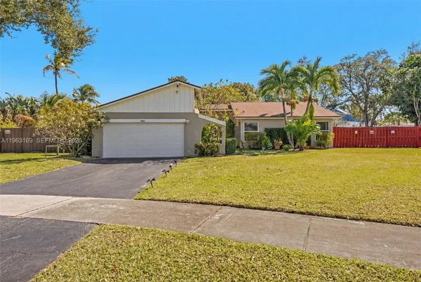 $3,750 | 3802 Northwest 1st Place, Deerfield Beach, FL 33442