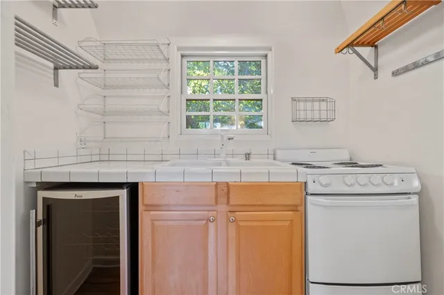 $11,000 | 1637 Don Carlos Avenue, Glendale, CA 91208